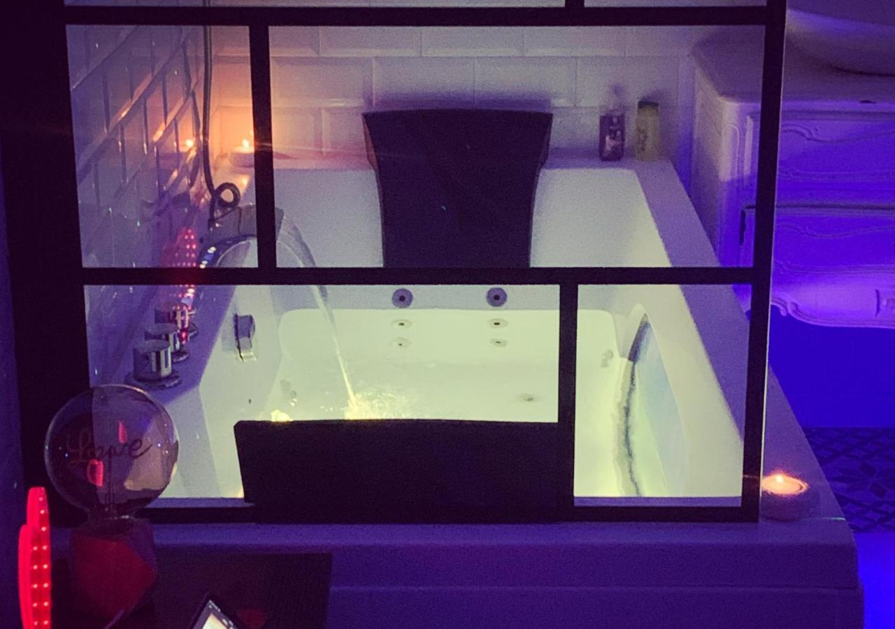 Amour Azur Appartement Pour 2 Avec Jacuzzi Et Terrasse A 2 Minutes De La Mer Vallauris Exteriér fotografie