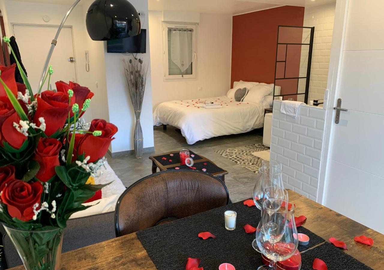 Amour Azur Appartement Pour 2 Avec Jacuzzi Et Terrasse A 2 Minutes De La Mer Vallauris Exteriér fotografie